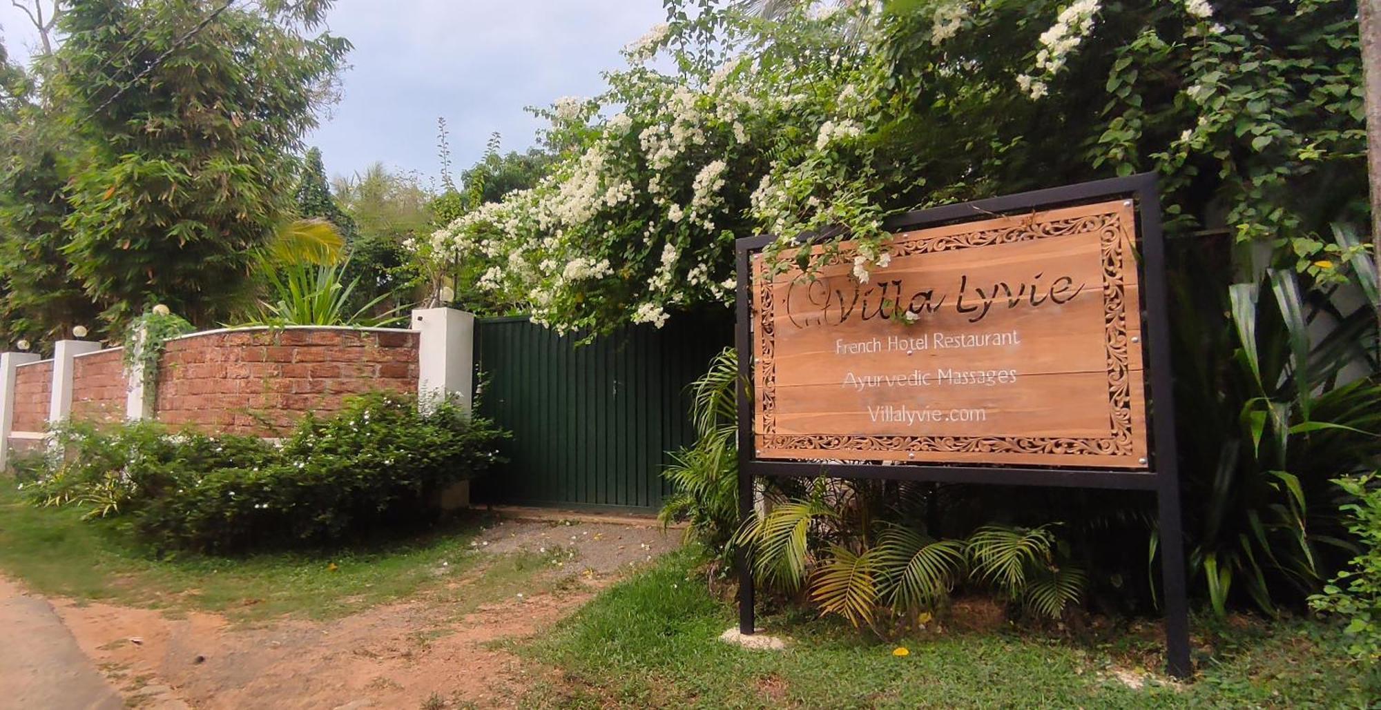 Villa Lyvie hotel&wellness Tangalle Esterno foto