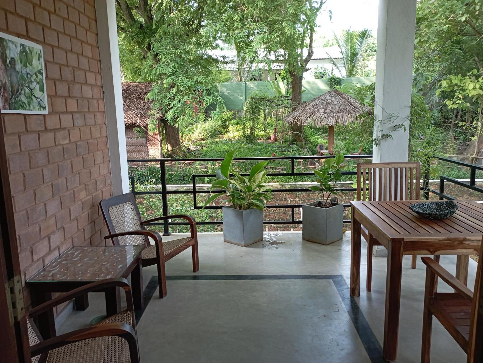 Villa Lyvie hotel&wellness Tangalle Esterno foto